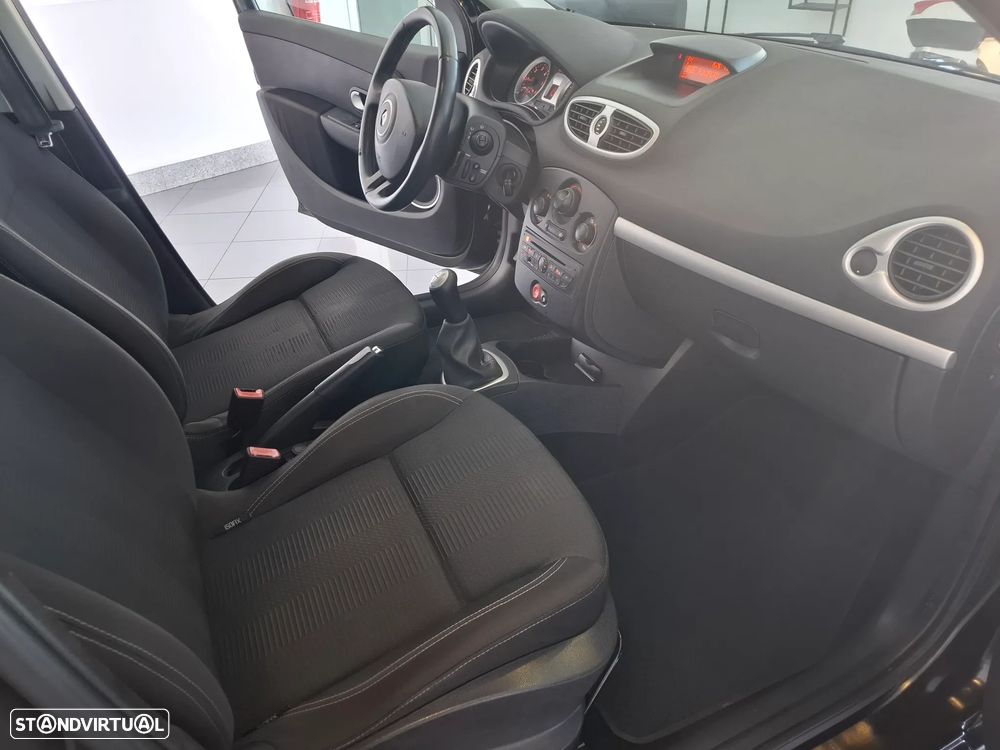 Renault Clio 1.5 dCi Dynamique S - 16