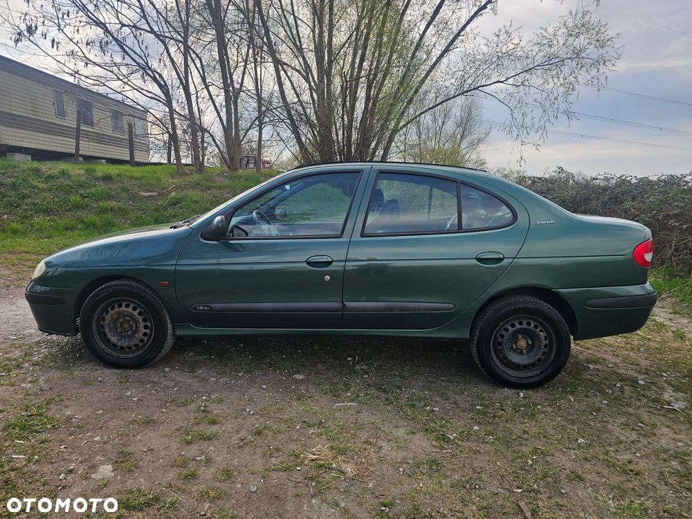 Renault Megane 1.6 - 13