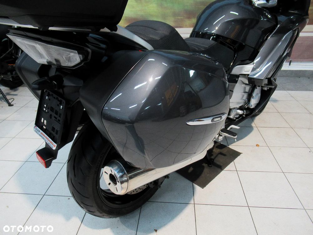 Yamaha FJR - 29