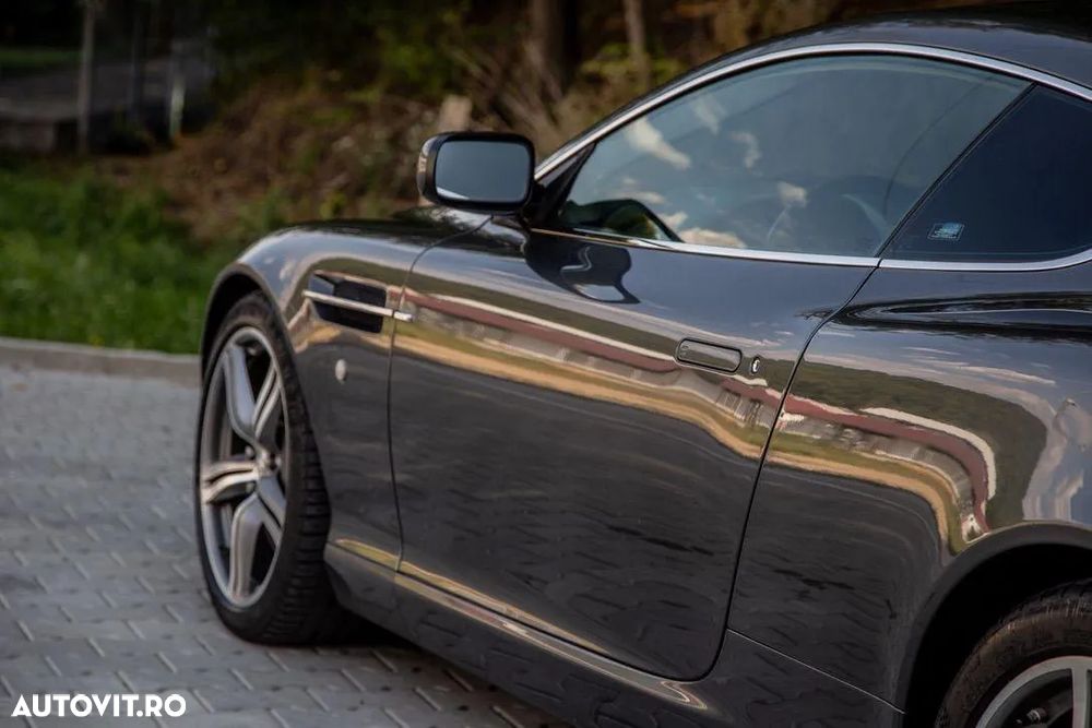 Aston Martin DB9 - 5