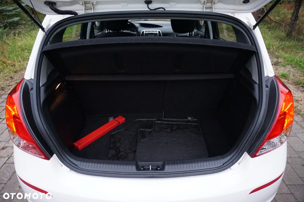 Hyundai i20 1.2 YES Gold - 25