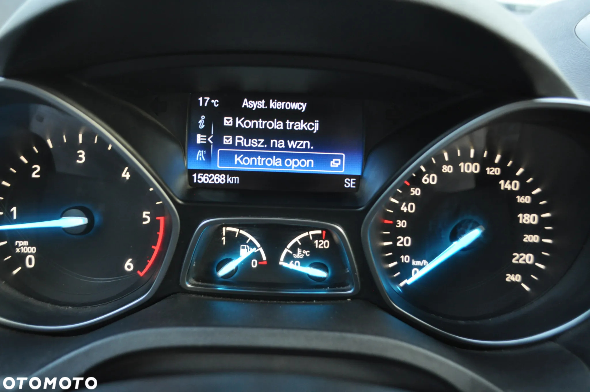 Ford Kuga 2.0 TDCi 2x4 Titanium - 24