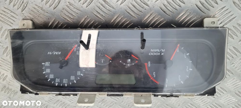 Nissan Terrano II Lift 2.7 3.0 Licznik - 8