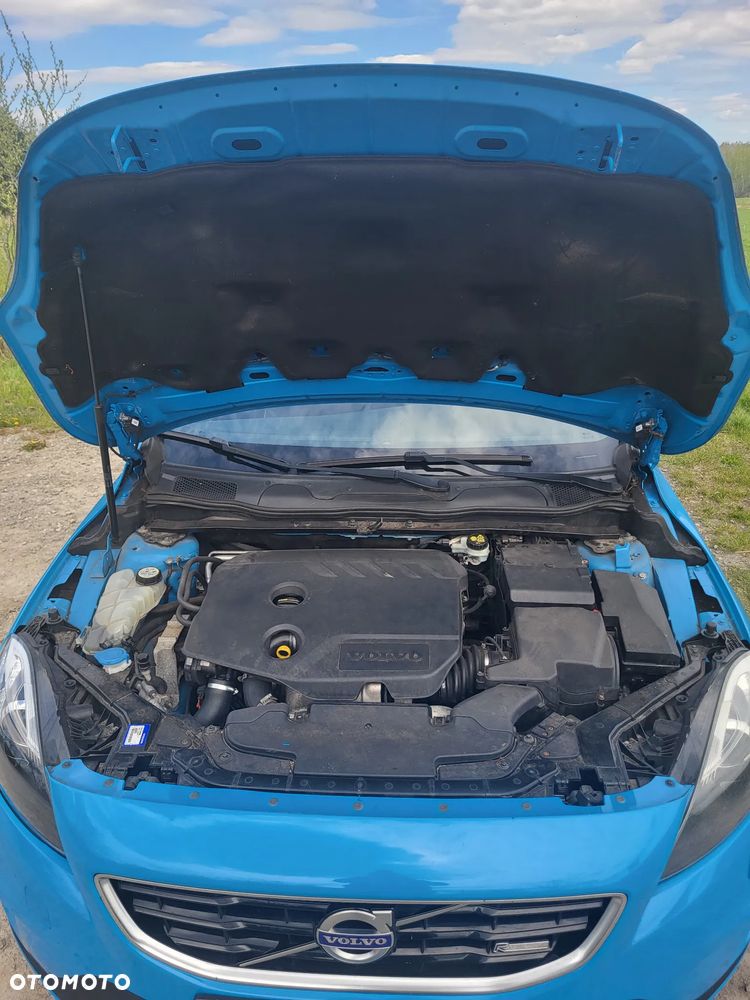Volvo V40 D2 R-Design - 9