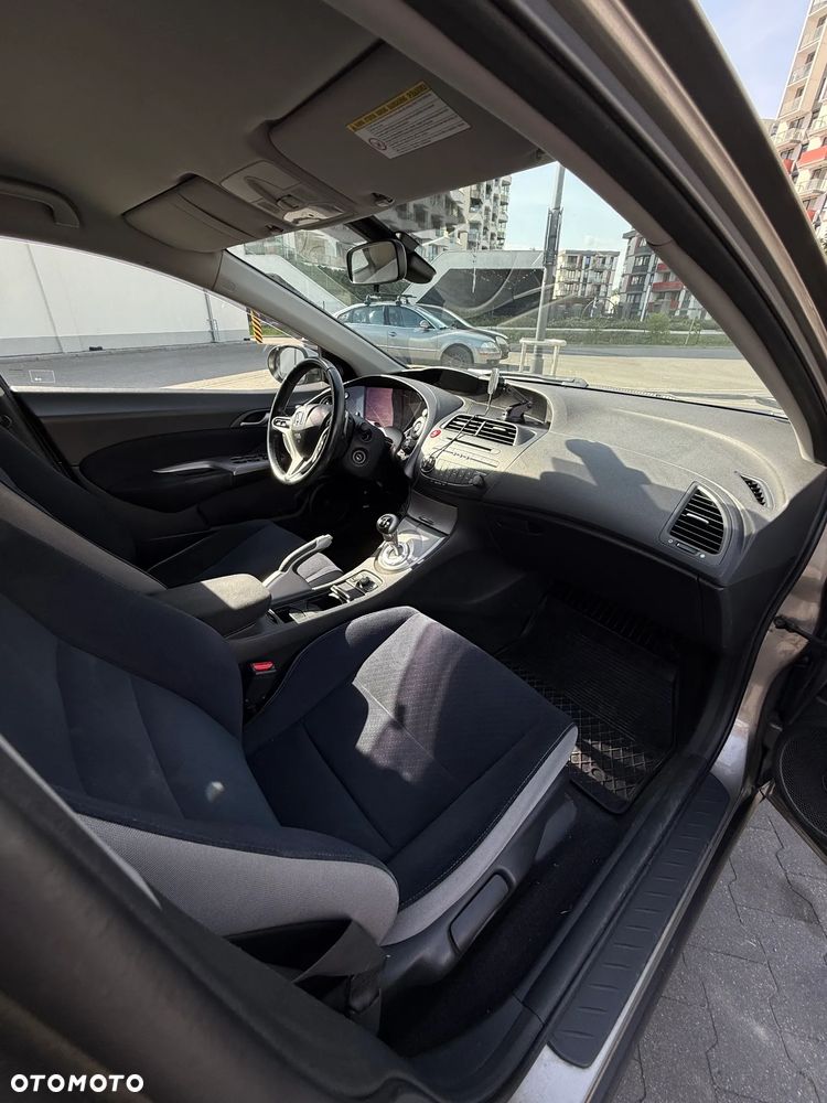 Honda Civic 1.8 Comfort - 21
