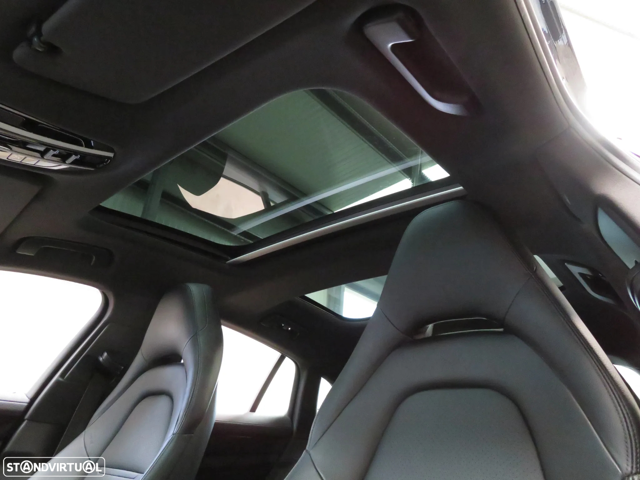 Porsche Panamera 4 E-Hybrid - 23
