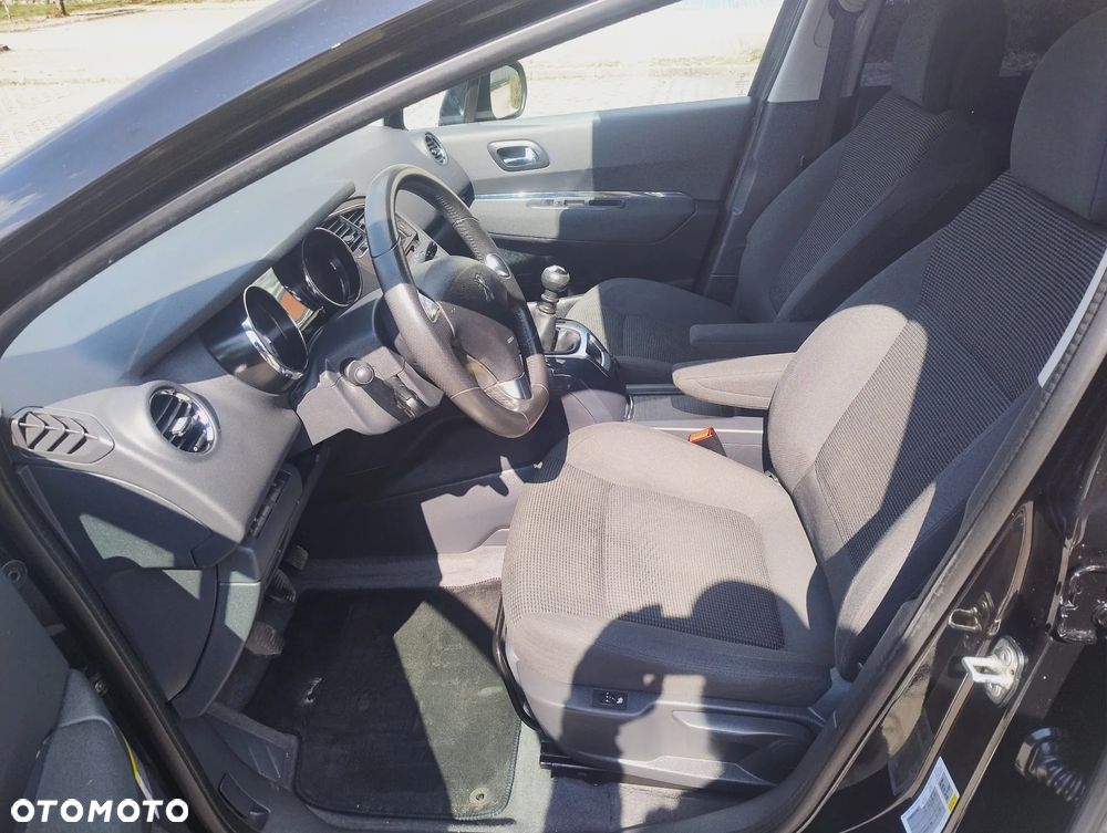 Peugeot 5008 2.0 HDi Family 7os - 9