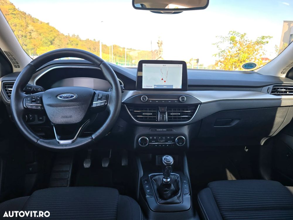 Ford Focus - 8
