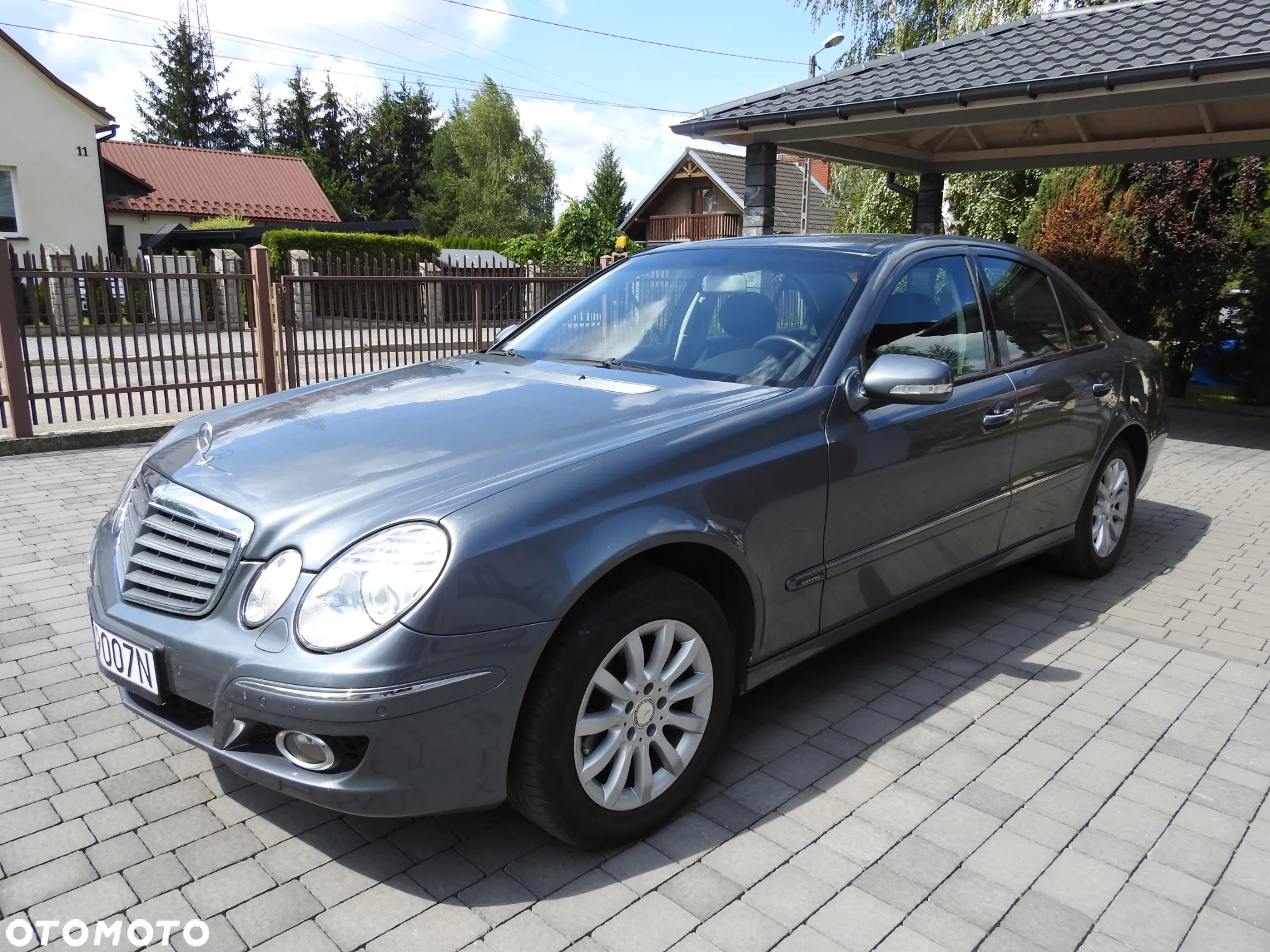 Mercedes-Benz Klasa E - 32