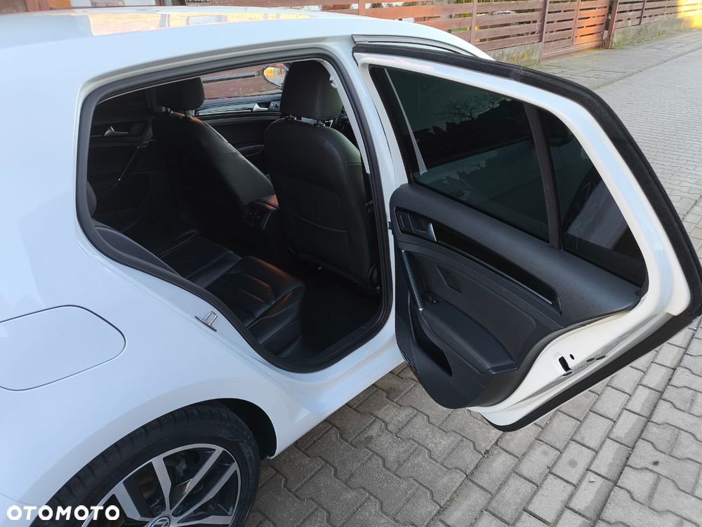 Volkswagen Golf 2.0 BlueTDI Highline - 16