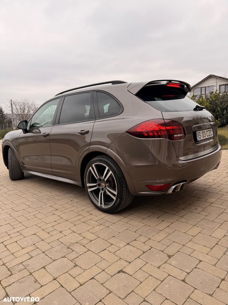Porsche Cayenne - 3