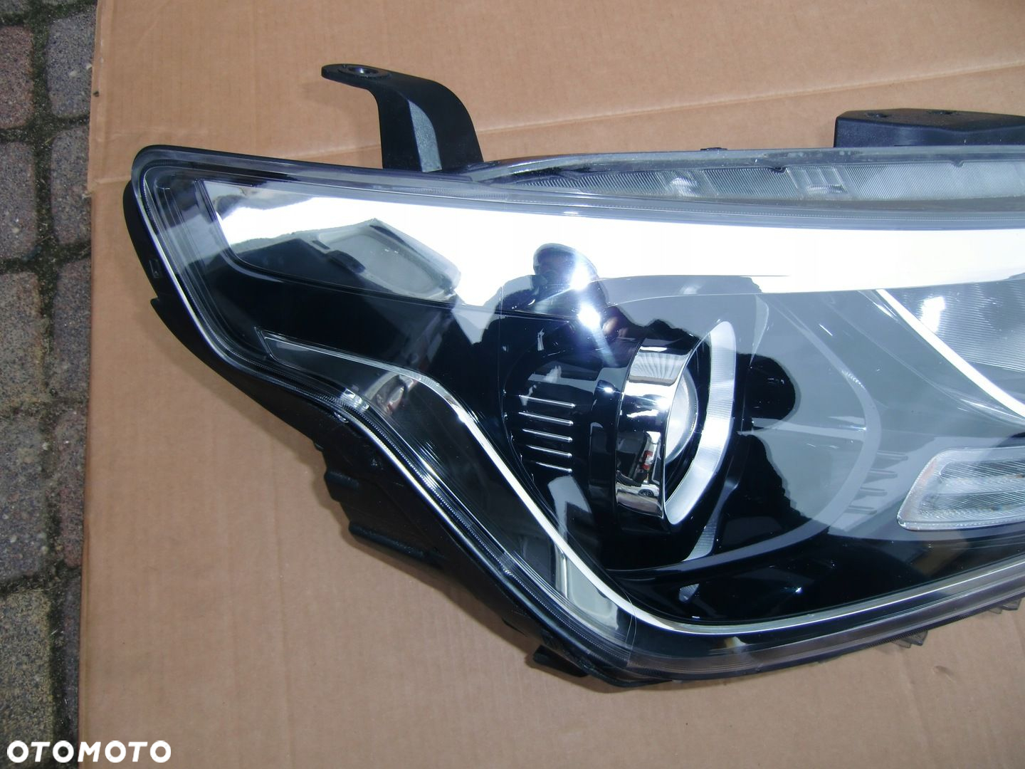 LAMPY PRAWA SOCZEWKA HYUNDAI H1 LIFT 92102 4H610 EUROP ŁADNA - 2