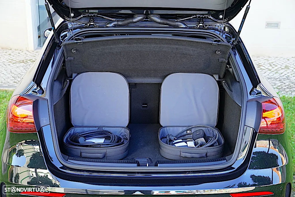 Mercedes-Benz A 250 e AMG Line - 18