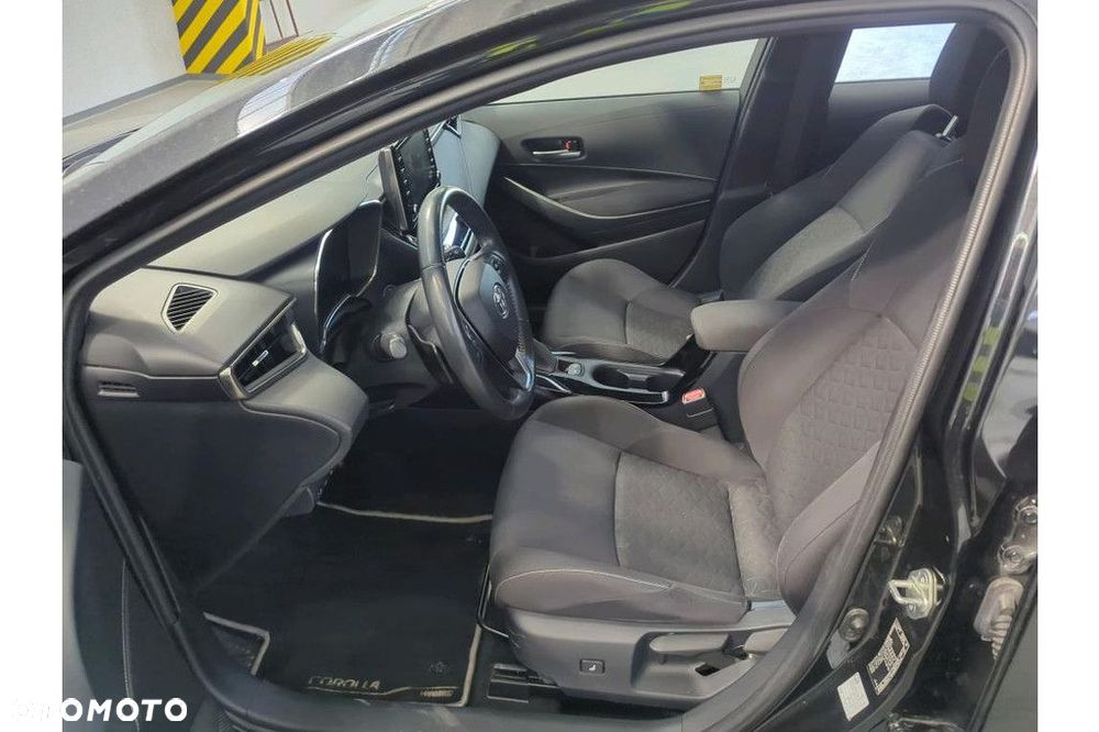 Toyota Corolla - 5