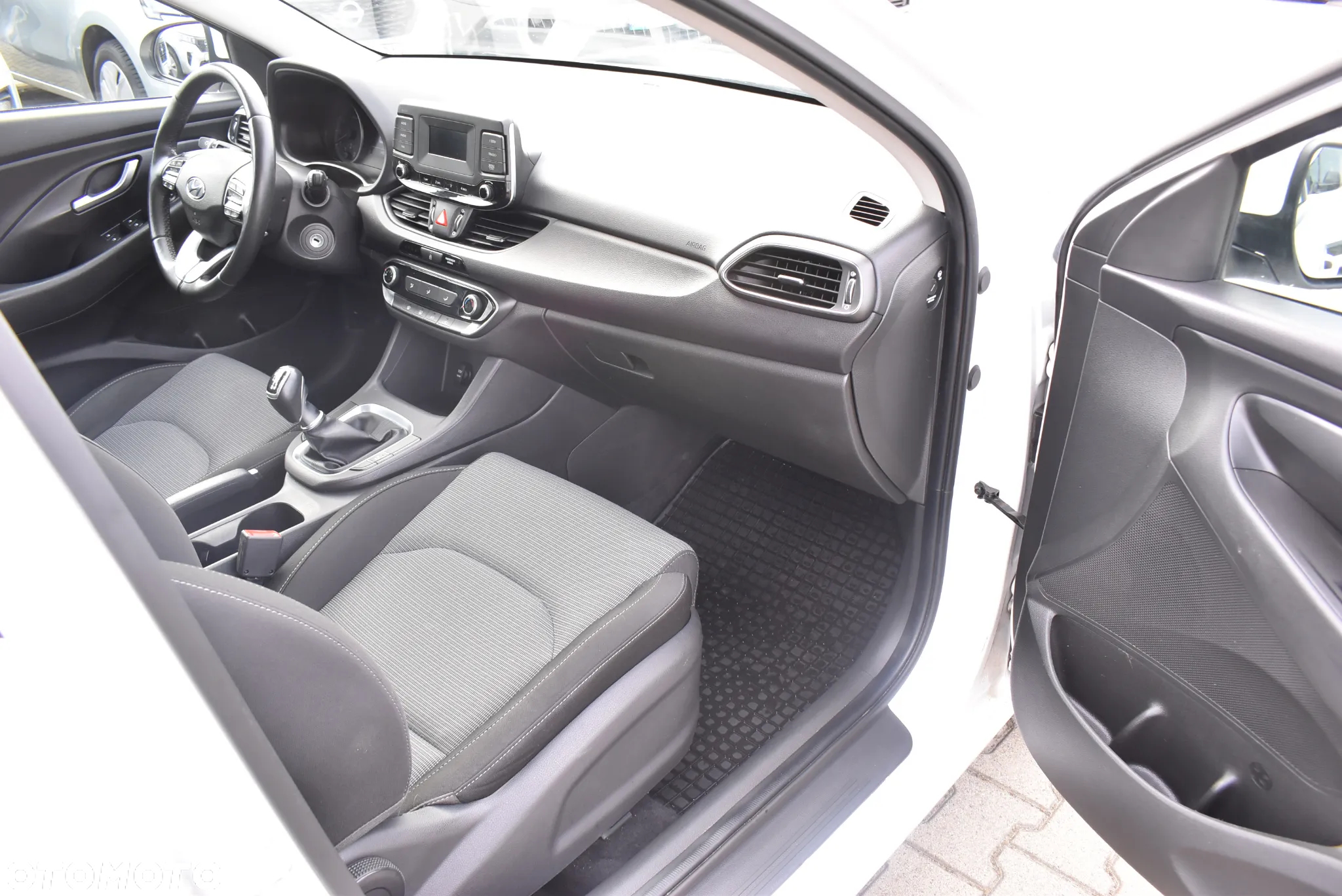 Hyundai i30 1.5 DPI Modern - 16