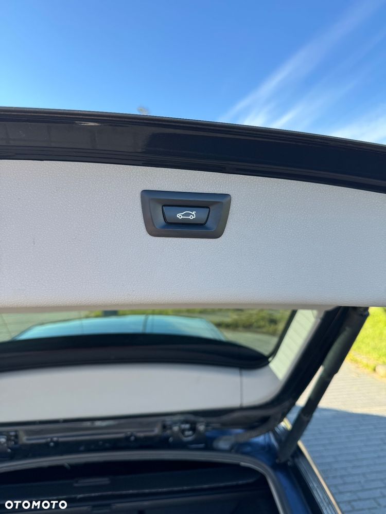 BMW Seria 3 328i Touring - 22