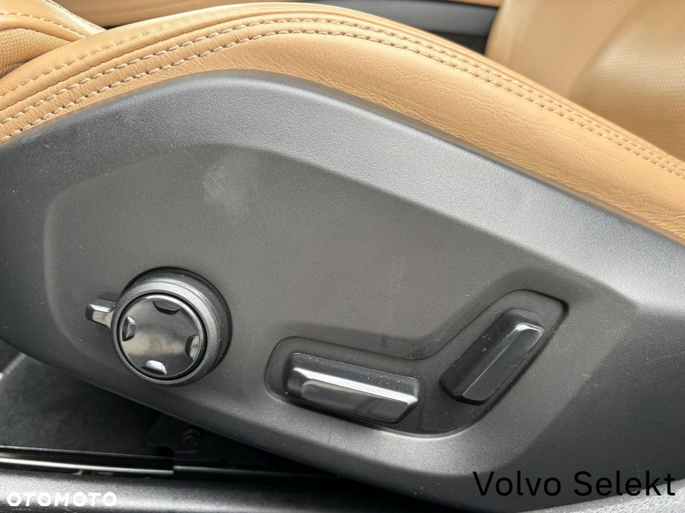 Volvo V90 Cross Country - 10