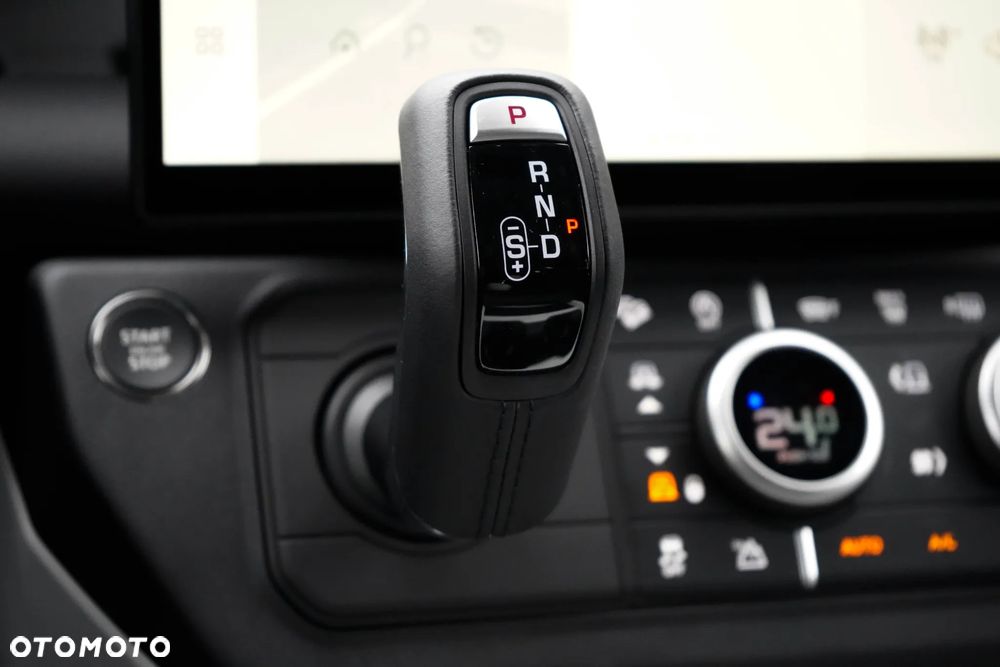 Land Rover Defender 3.0 D200 mHEV S - 18
