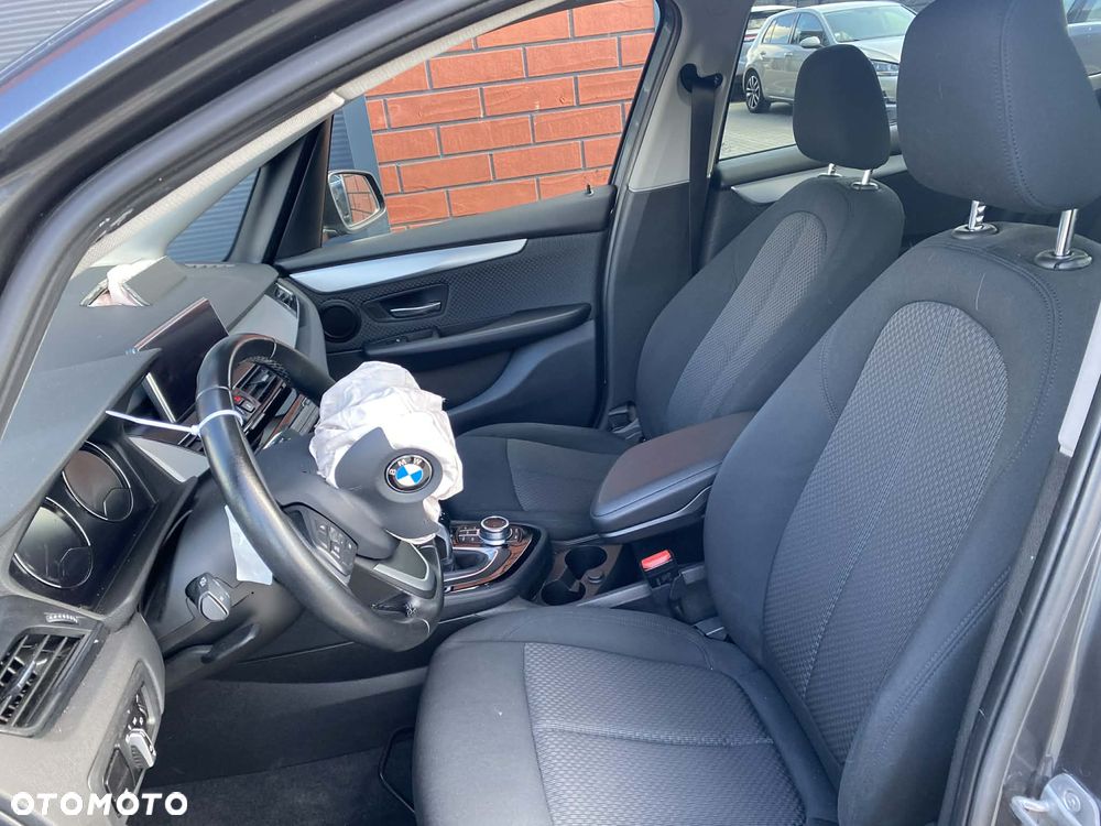 BMW Seria 2 216d - 8
