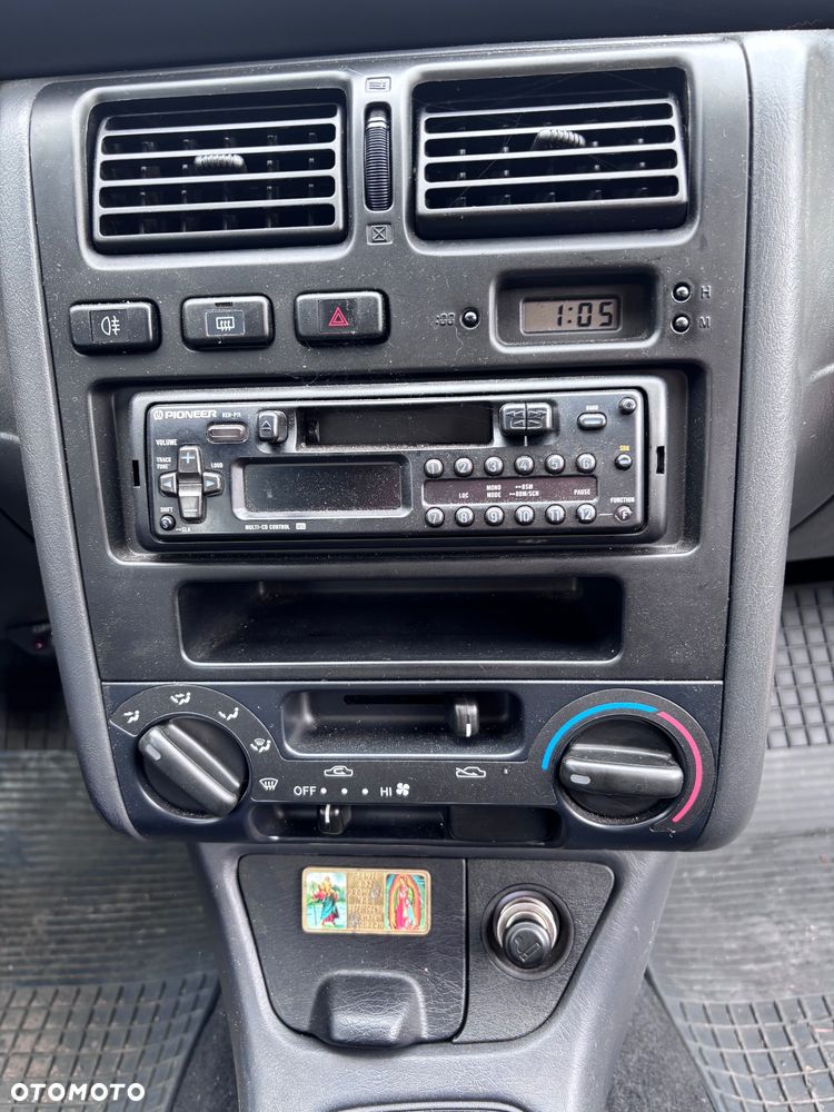 Toyota Carina 1.6 XLi - 8