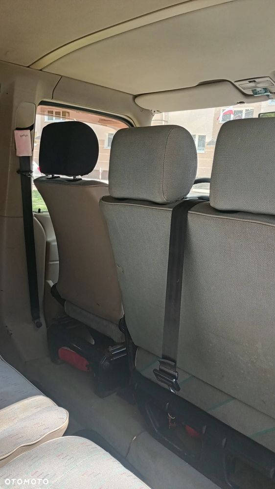 Volkswagen Caravelle - 7