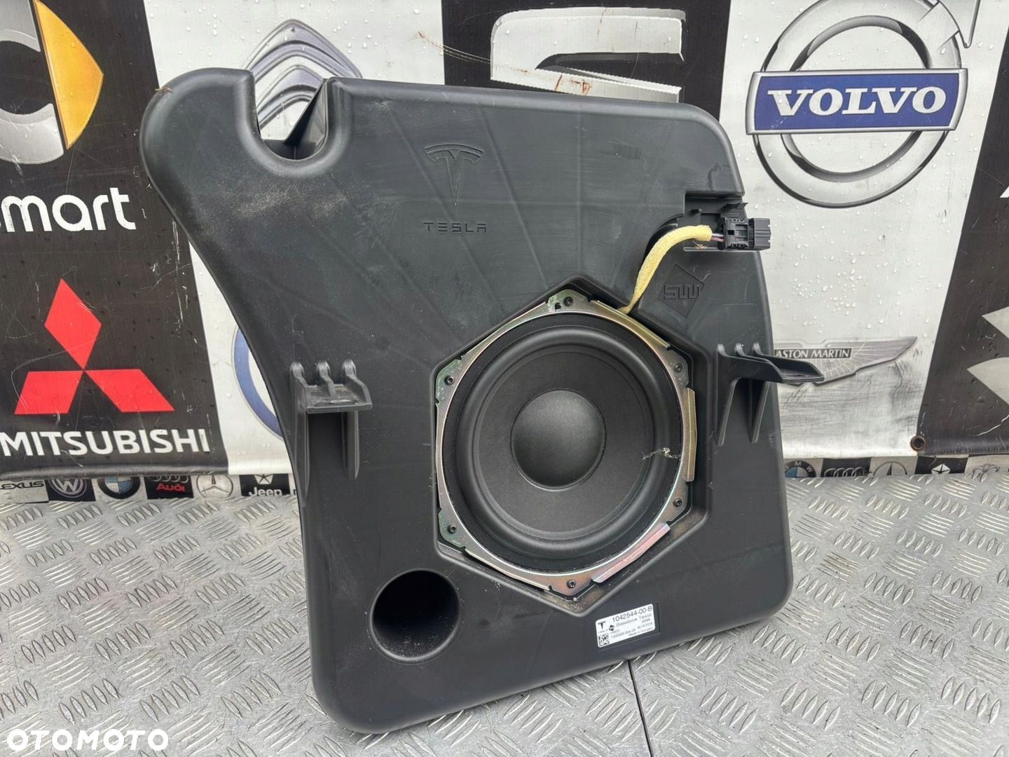 TESLA MODEL S LIFT GŁOŚNIK SUBWOOFER 1042544 - 1