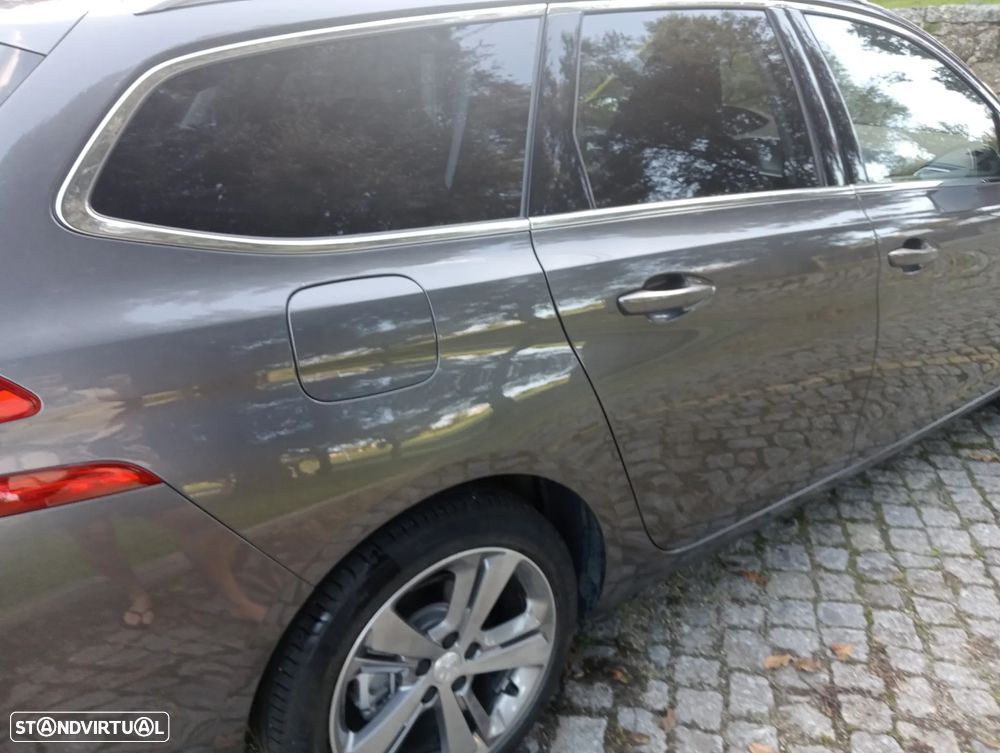 Peugeot 308 SW 1.2 PureTech Allure Pack - 6