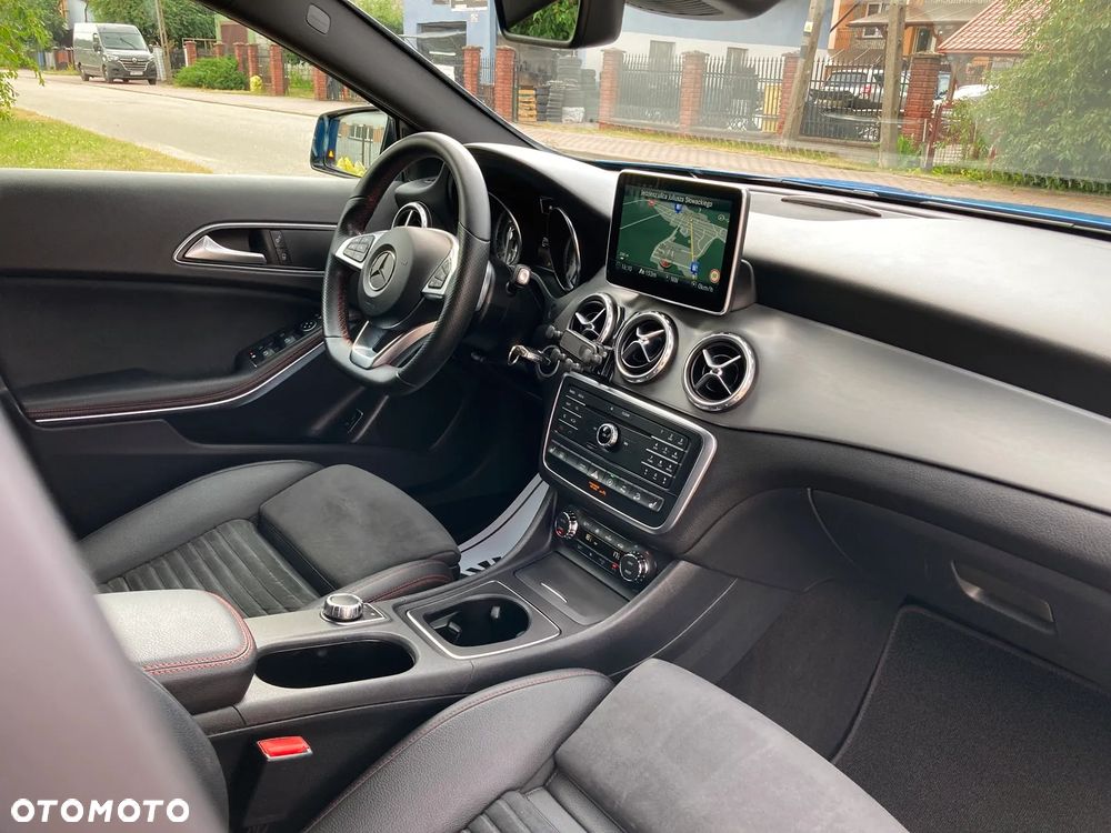 Mercedes-Benz GLA 250 7G-DCT AMG Line - 20