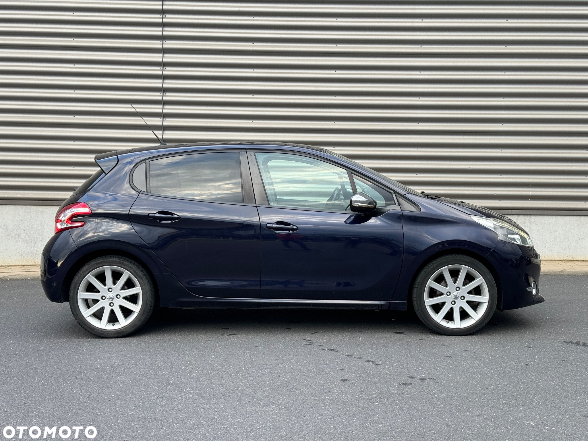 Peugeot 208 1.6 e-HDi Active STT - 13