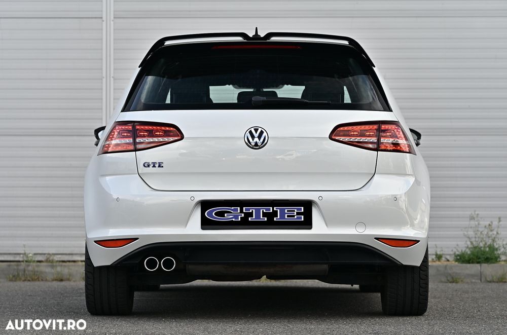 Volkswagen Golf - 32