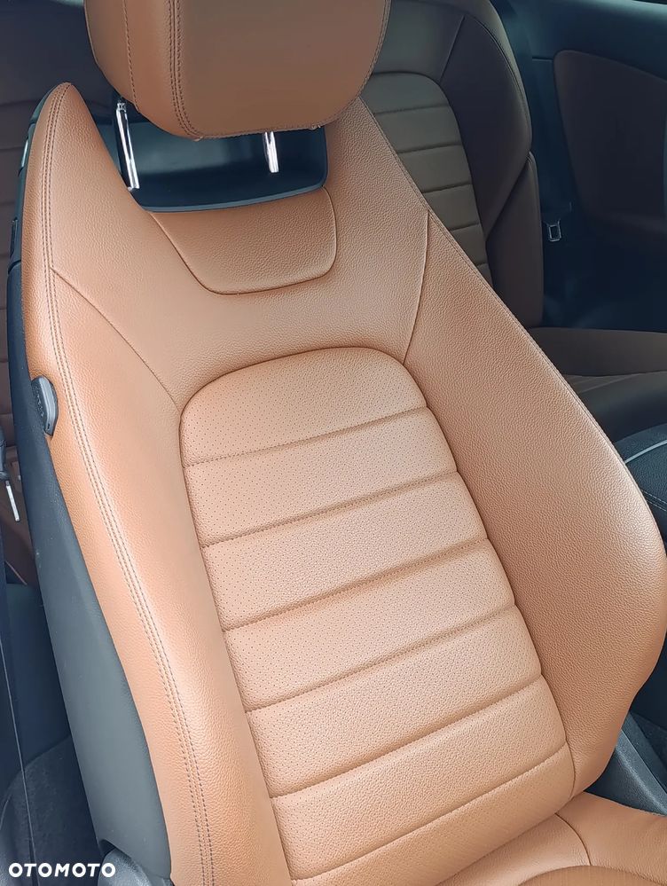 Mercedes-Benz Klasa C 300 9G-TRONIC AMG Line - 23