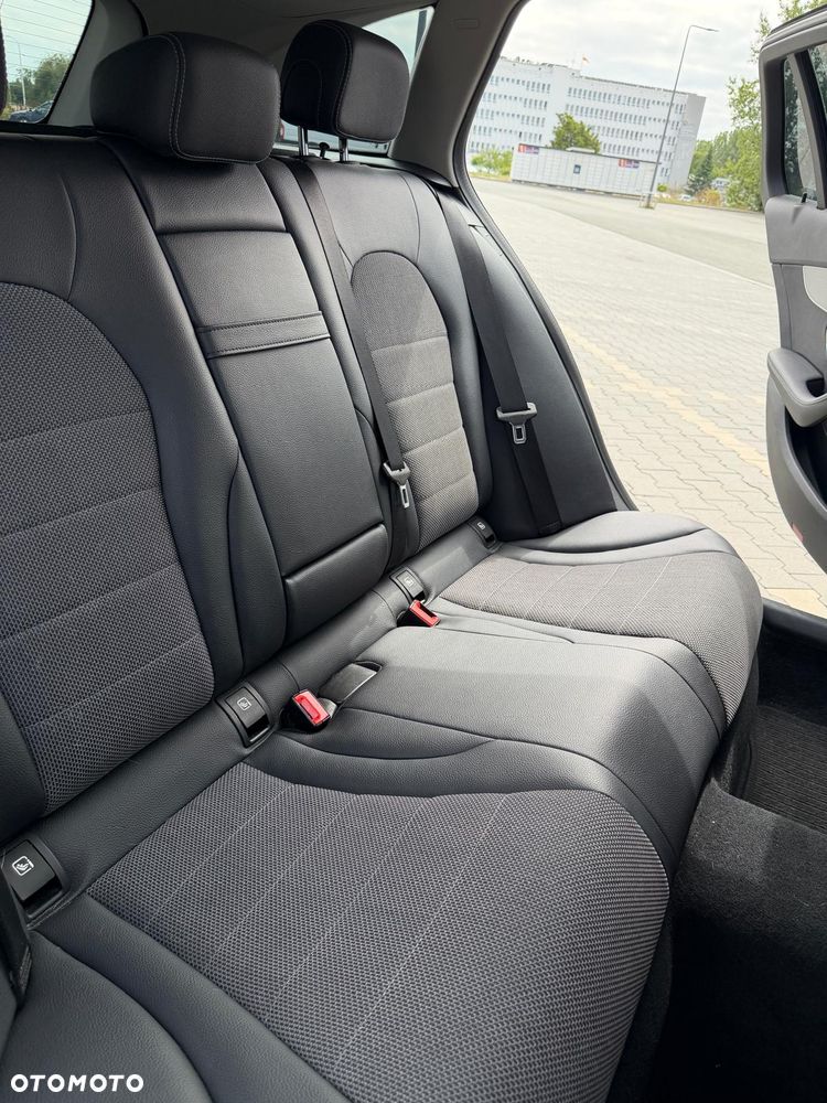 Mercedes-Benz Klasa C 300 9G-TRONIC Avantgarde - 22