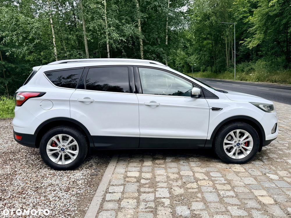 Ford Kuga 2.0 TDCi 2x4 Titanium - 10
