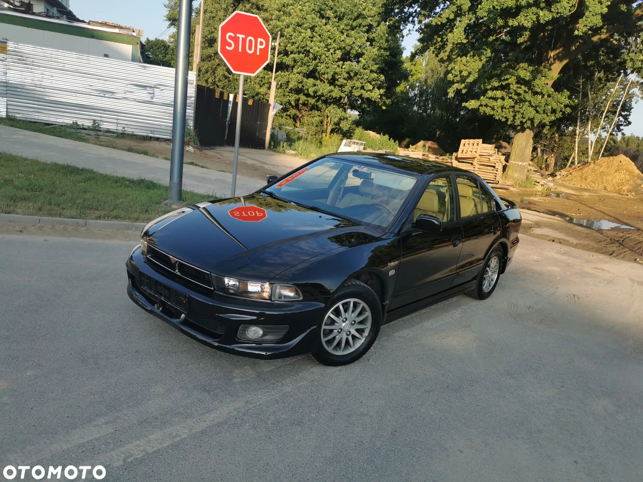 Mitsubishi Galant - 1