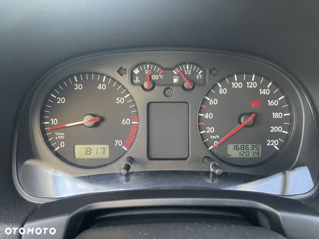 Volkswagen Golf - 33