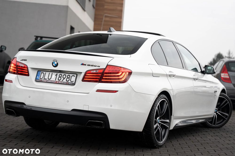 BMW Seria 5 M550d xDrive Sport-Aut - 11