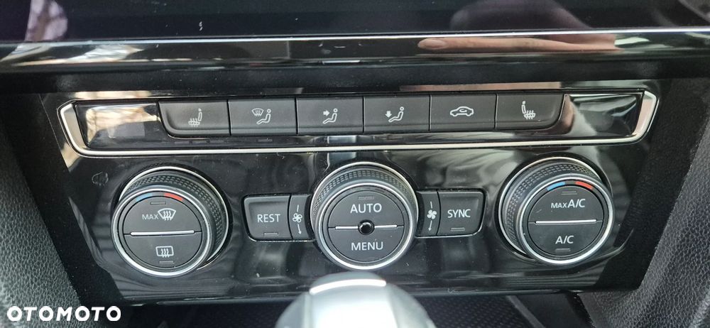 Volkswagen Passat - 21