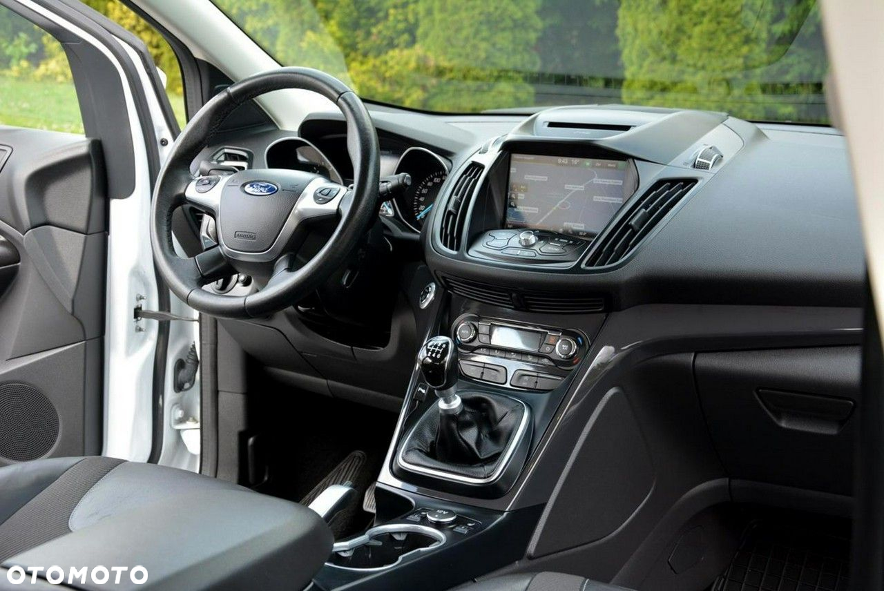 Ford Kuga 2.0 TDCi 2x4 Titanium - 21
