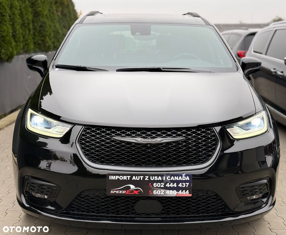 Chrysler Pacifica - 4