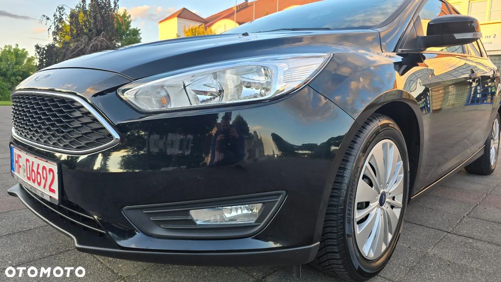 Ford Focus 1.0 EcoBoost Gold X (Trend) - 38