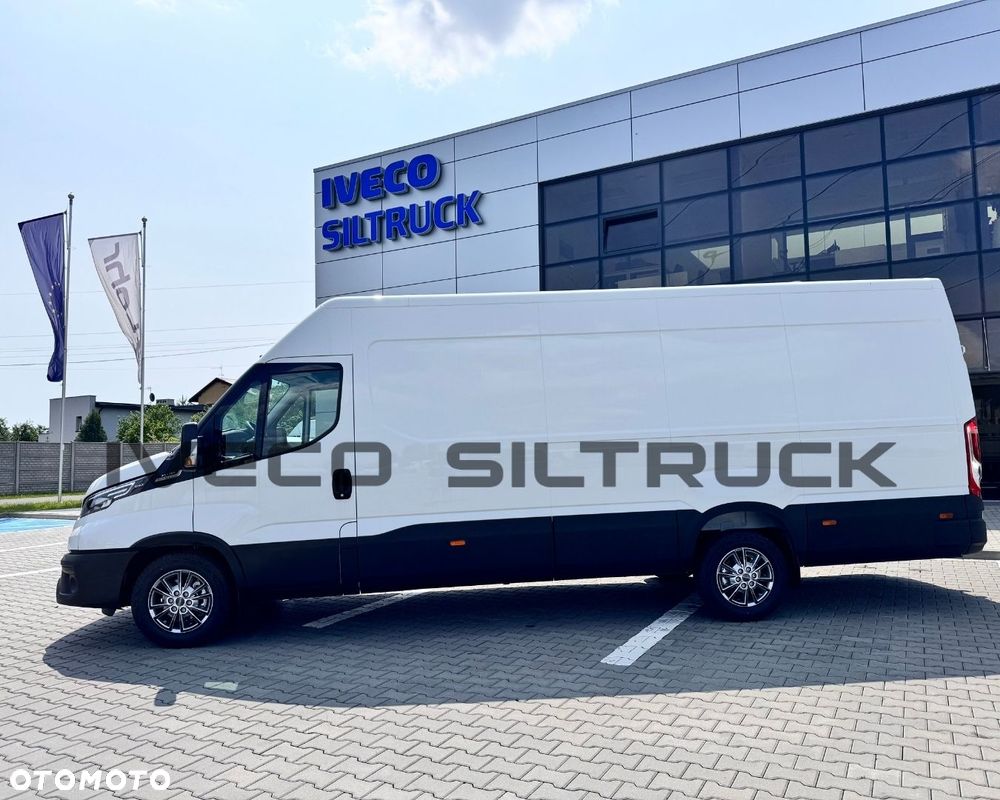 Iveco Daily Furgon 16m3 dostępny od ręki Biały/Szary - 2