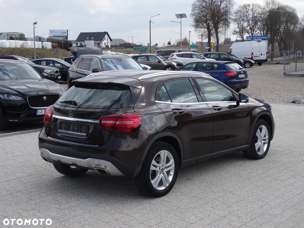 Mercedes-Benz GLA 200 d 4Matic 7G-DCT UrbanStyle Edition - 10