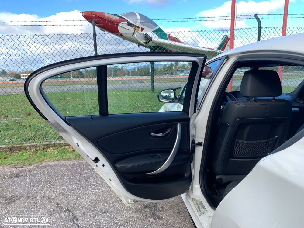 BMW 118 d Pack M - 35