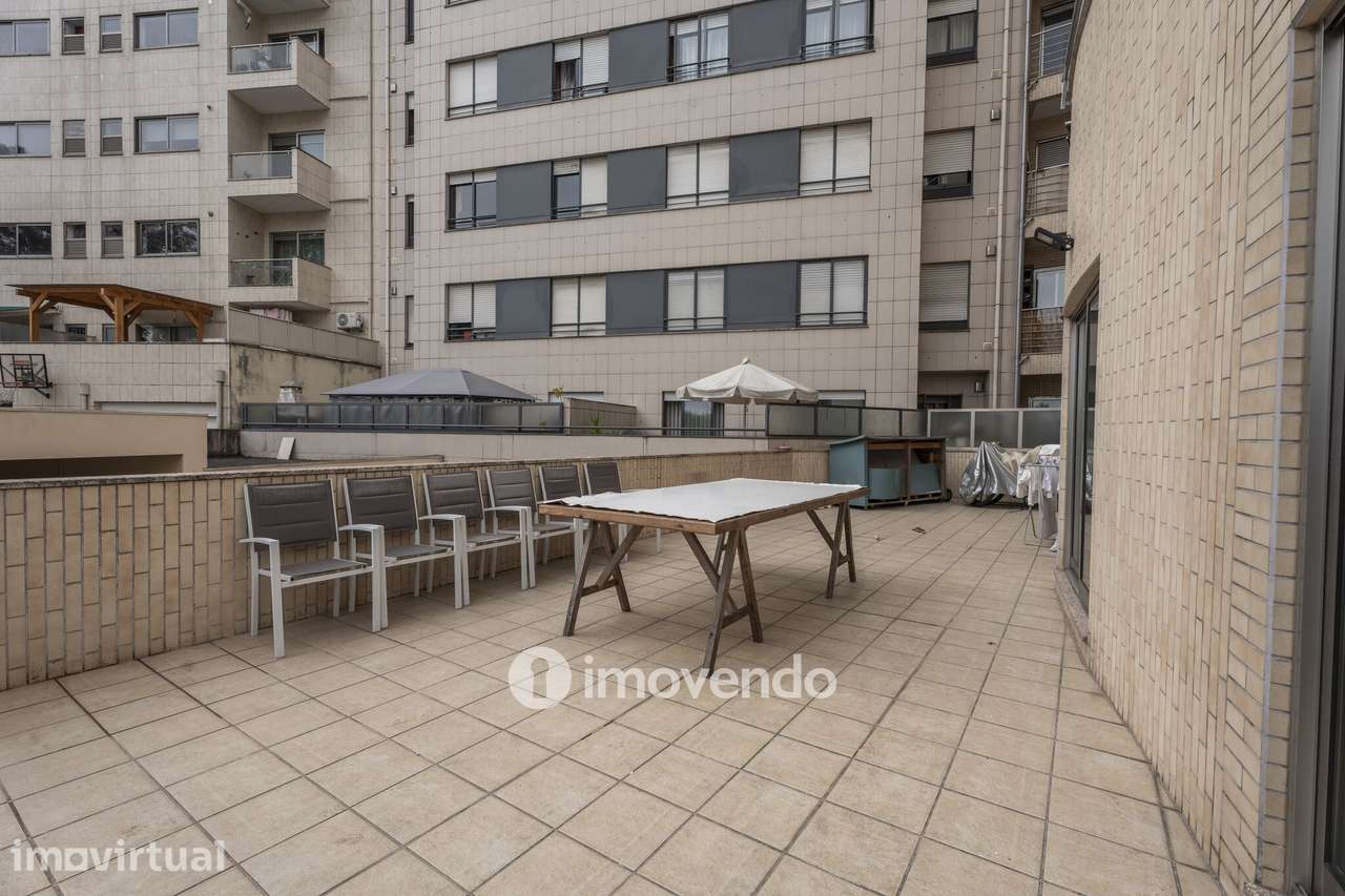 Apartamento T2 com estacionamento e terraço, em Rio Tinto - Grande imagem: 4/30