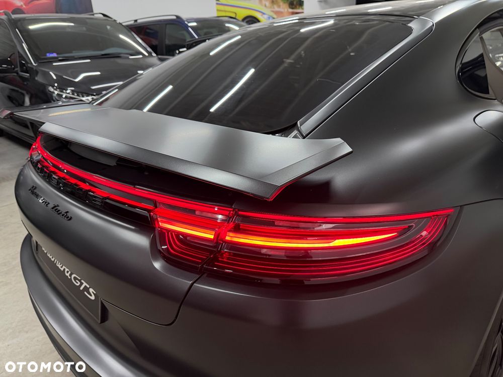 Porsche Panamera Turbo - 18