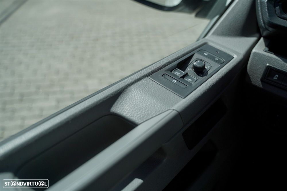 VW Caravelle 2.0 TDi BM Longa Comfortline - 18