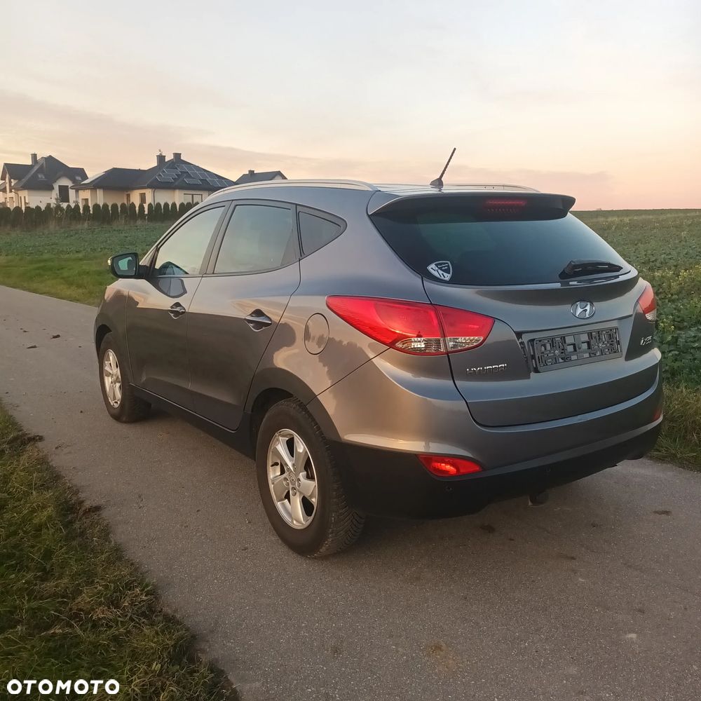 Hyundai ix35 1.6 2WD UEFA EURO 2012 Edition - 10