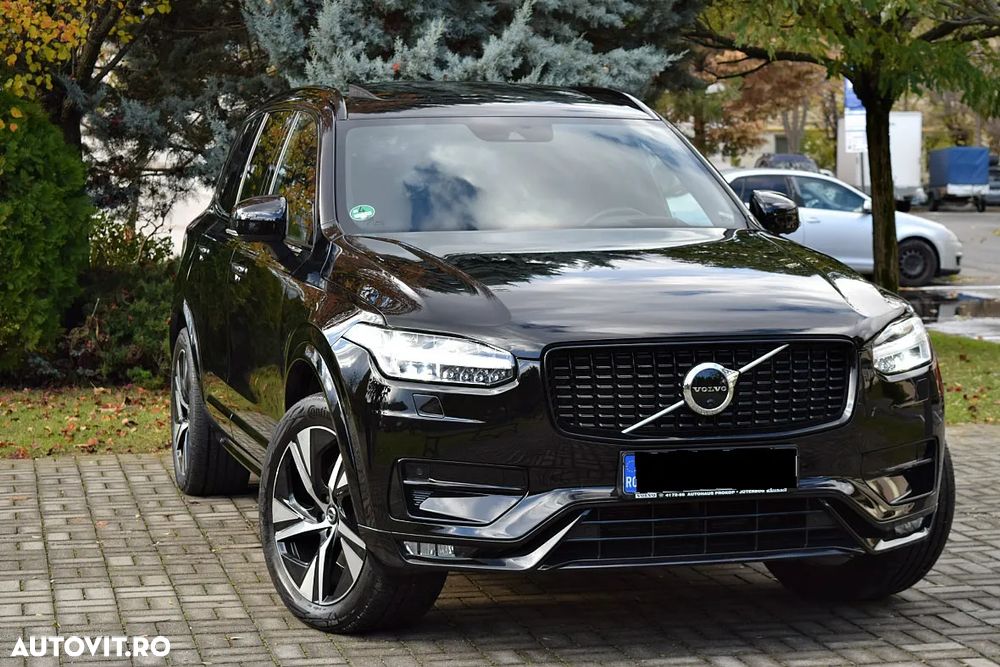 Volvo XC 90 B5 D AWD Plus Dark - 2