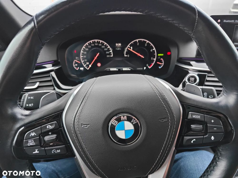 BMW Seria 5 520d xDrive Sport Line - 12