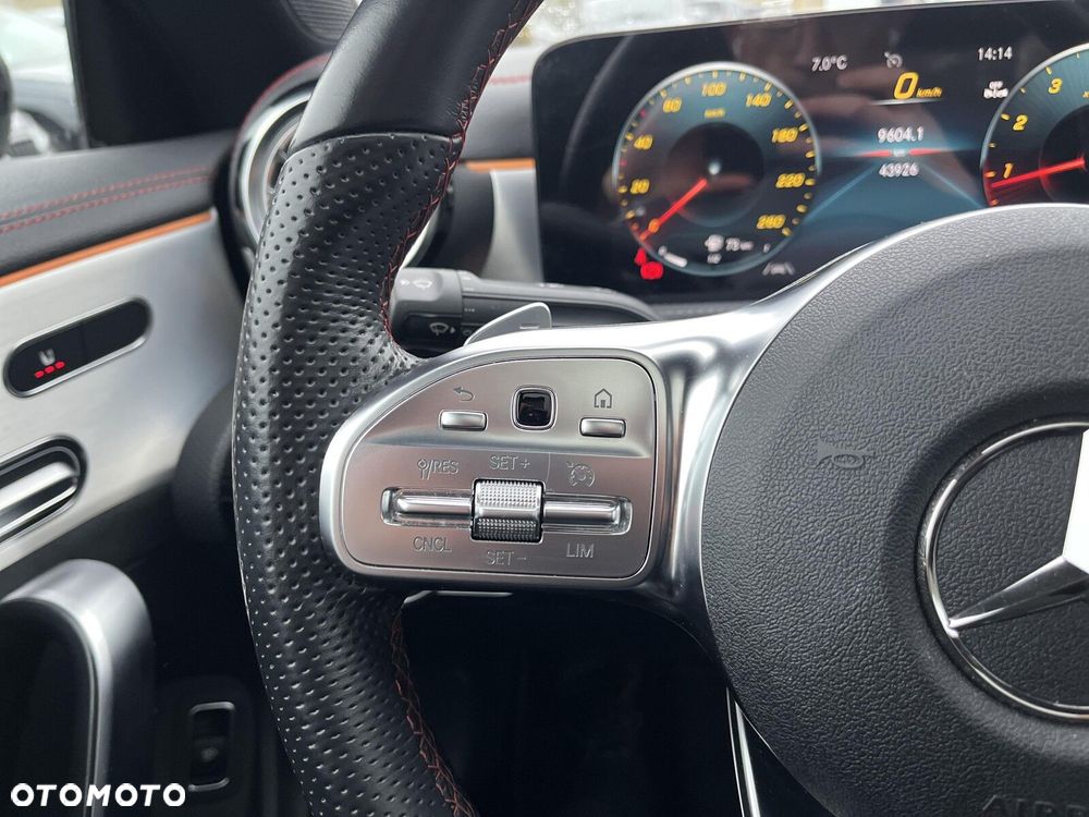 Mercedes-Benz CLA 200 4-Matic AMG Line 8G-DCT - 21